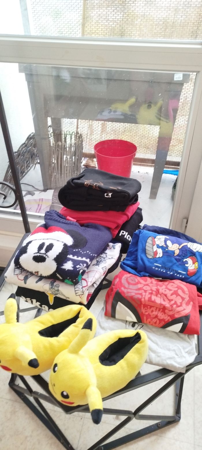 Lot pour enfants de 8/10 pas séparer ☺️