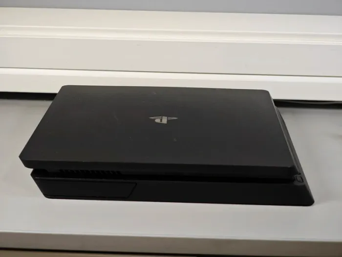 Console PS4 Slim Pack FIFA 18 / 500Go/ Manette/ Jeu/ Boîte/ OS 12.52/ Gar 1an - photo numéro 7