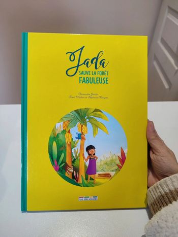 Livre Jada sauve la forêt fabuleuse