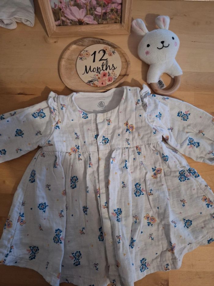 Robe pour fille taille 12mois marque petit bateau très bon état