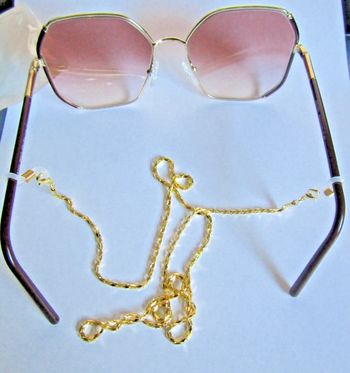 chaine tour du cou pour lunettes métal couleur or jaune hypoallergénique  longueur 75 cms