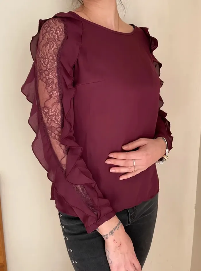 Haut blouse dentelle et volant - photo numéro 2