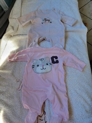 Lot de 2 pyjamas et 1 bodie naissance  fille