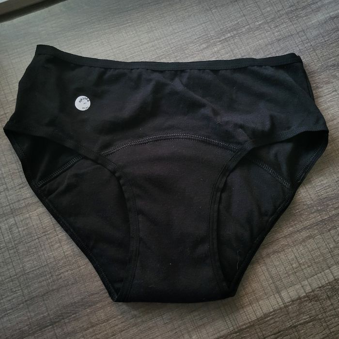 Lot de 3 culottes menstruelles taille XS neuves  bien entendu - photo numéro 6
