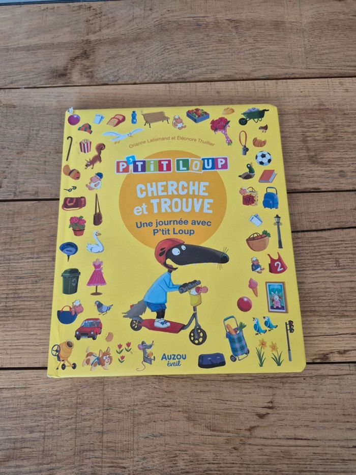 📚 Livre enfant – P’tit Loup Cherche et Trouve : Une journée avec P’tit Loup
Éditions Auzou Éveil
