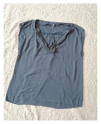 Haut Naf Naf bleu marine/noir col V casual fluide -