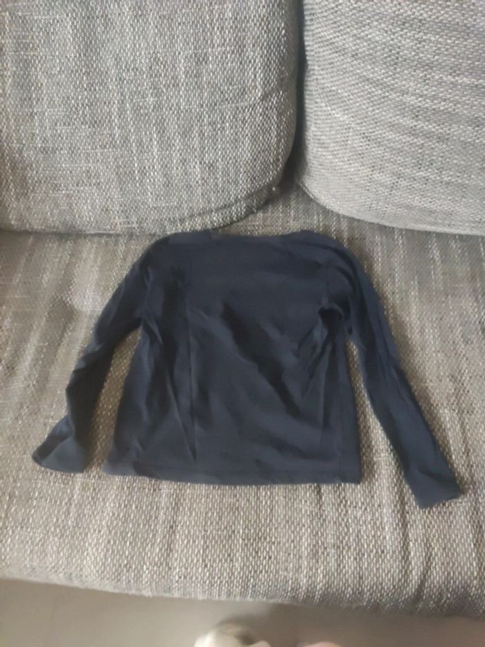 Tee shirt manches longues taille 8 ans - photo numéro 2