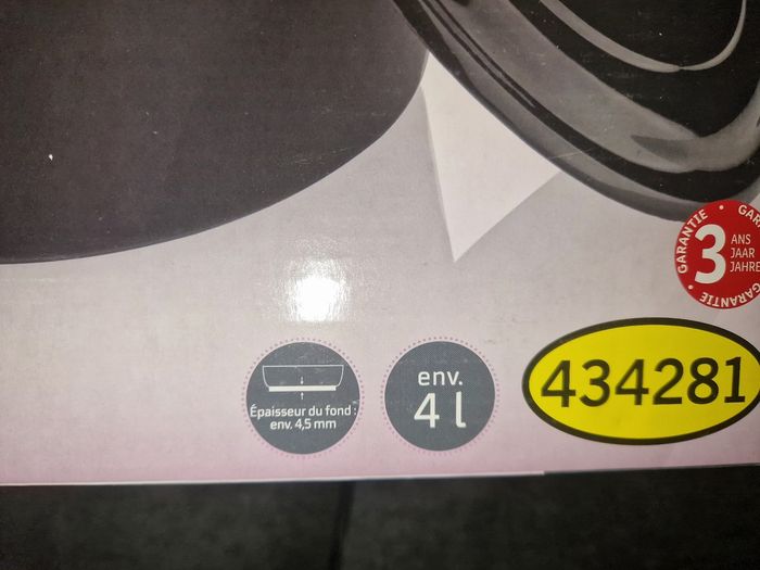 Cocotte en fonte 4 litres NEUVE - photo numéro 4