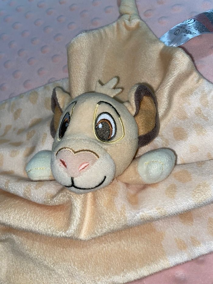 Doudou Simba (le roi lion) avec attache tétine - photo numéro 3