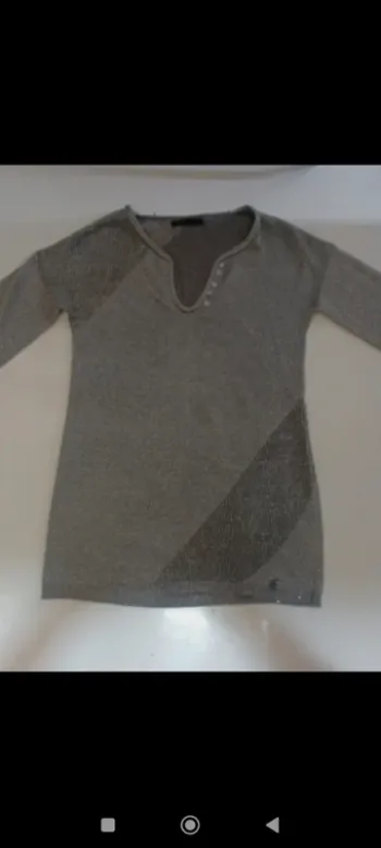 Pull fin manches longues femme les petites bombes taille 38 col en V légèrement pailleté