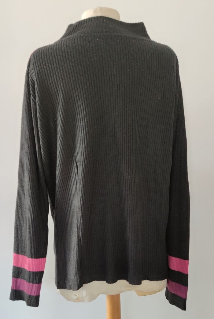 Veste femme Jacqueline Riu taille XL couleur noir, violet et rose - Très bon état - photo numéro 2