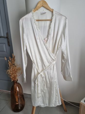 Peignoir dénudé + nuisette dentelle Etam T.42