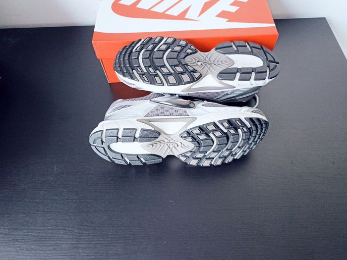 Nike V5 RNR – Taille 44 – Neuves & Authentiques - photo numéro 8