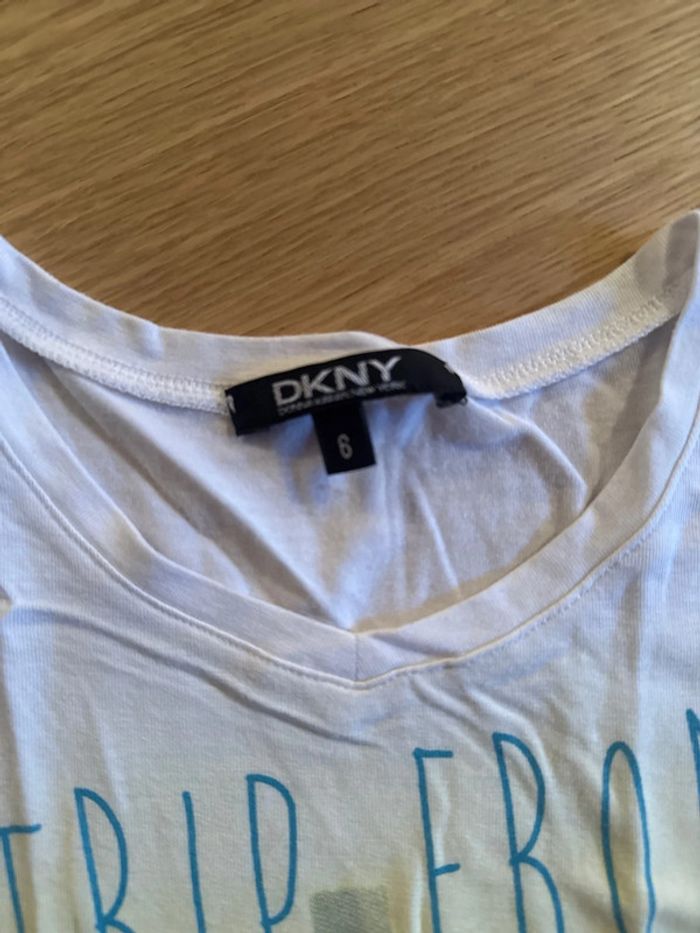 Tee-shirt DKNY 6 ans - photo numéro 2