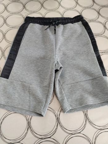 Short 12 ans comme neuf