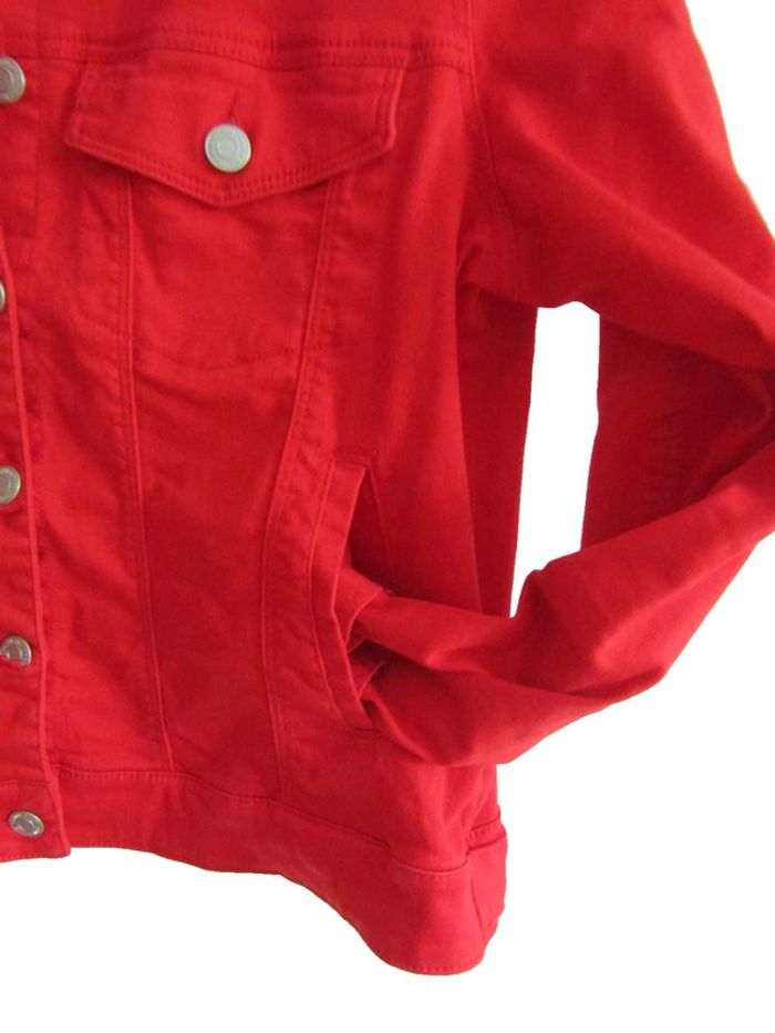 veste perfecto blouson en jeans rouge marque véro moda taille indiquée L = 40/42 - photo numéro 3