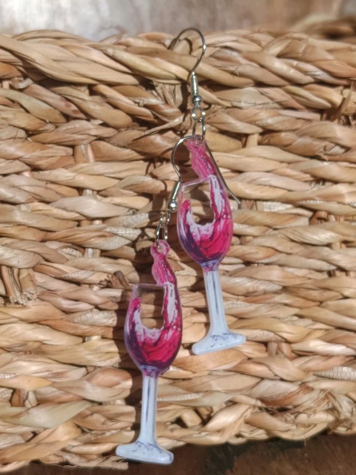 Boucles d'oreilles acrylique acier argenté verres de vin