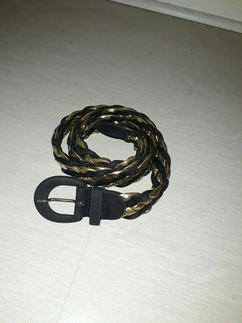 Ceinture croisée noir et dorée