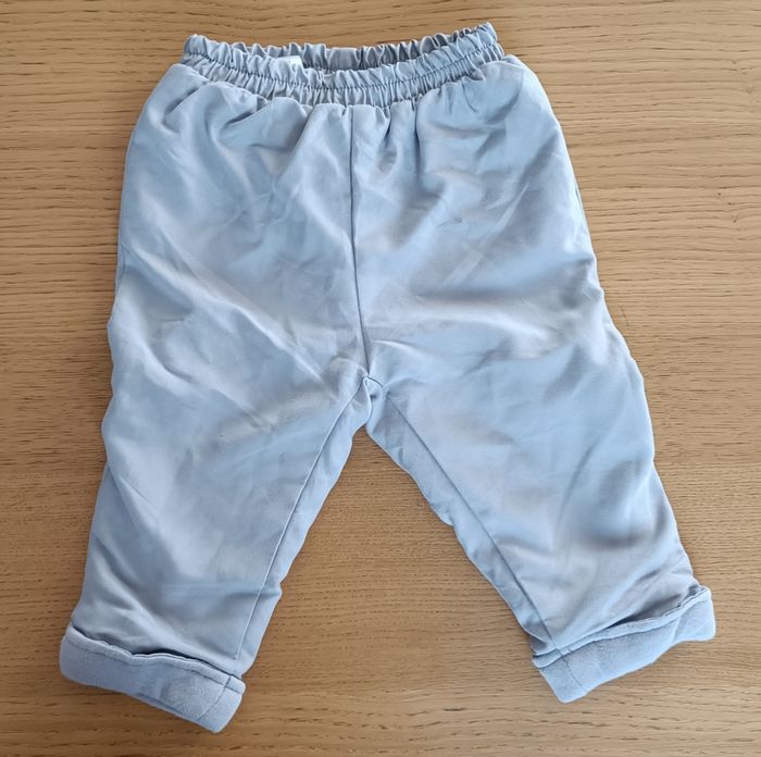 LOT : 1 pantalon + 3 gilets + 1 pull = 5 vêtements 6 mois 63-69 cm fille - photo numéro 3