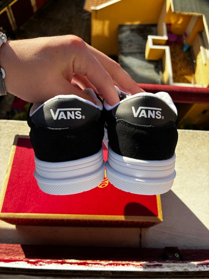 Vans Hylane Black White - Taille 37 - Neuves - photo numéro 10