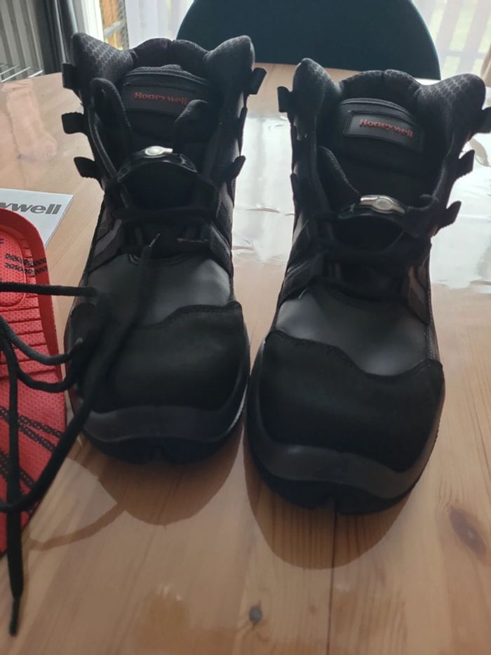 Chaussures de sécurité - photo numéro 2