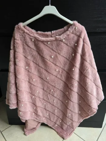 poncho rose avec perle