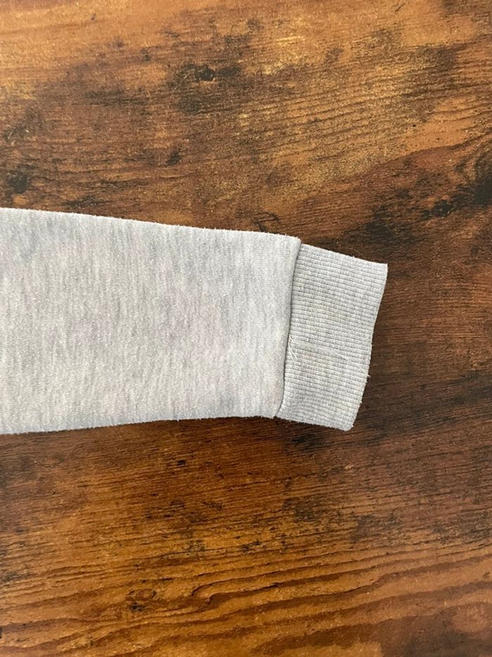 Sweat gris avec smiley - photo numéro 3