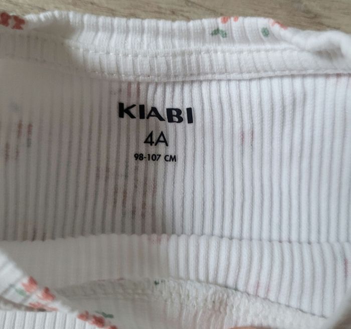 T-shirt manches longues fleuris taille 4ans - photo numéro 4