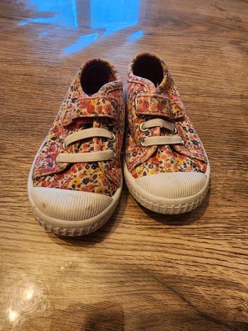 Chaussures en toile pointure 22