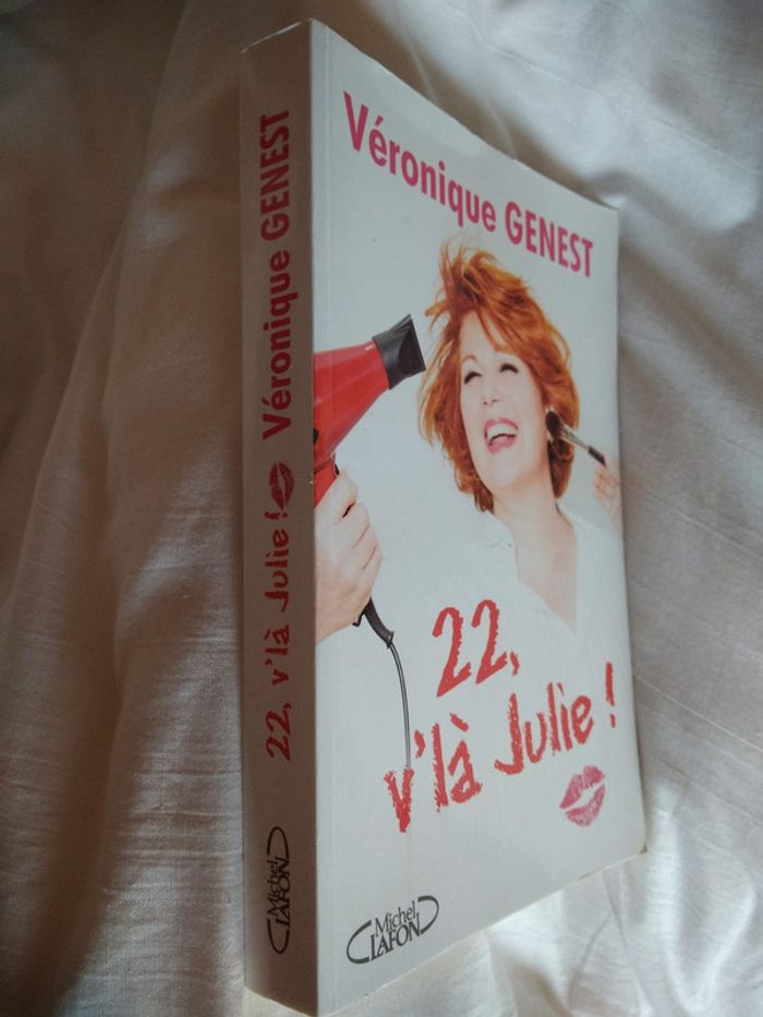 Véronique Genest - 22 v'là Julie ! - photo numéro 3