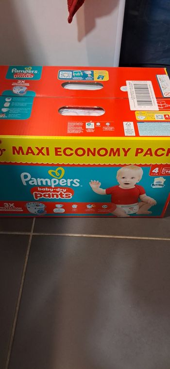Couches pampers 