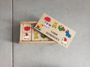 Domino en bois de la ferme
