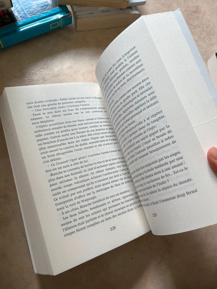 Livre Blanche ou la triple contrainte de l’enfer Hervé Jubert - photo numéro 3