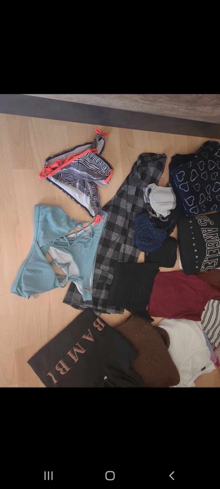 Lot de vêtements taille S - photo numéro 2