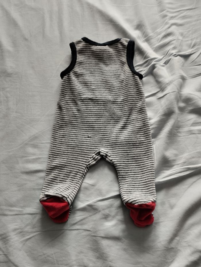 Salopette velours Mickey taille 3 mois - photo numéro 2