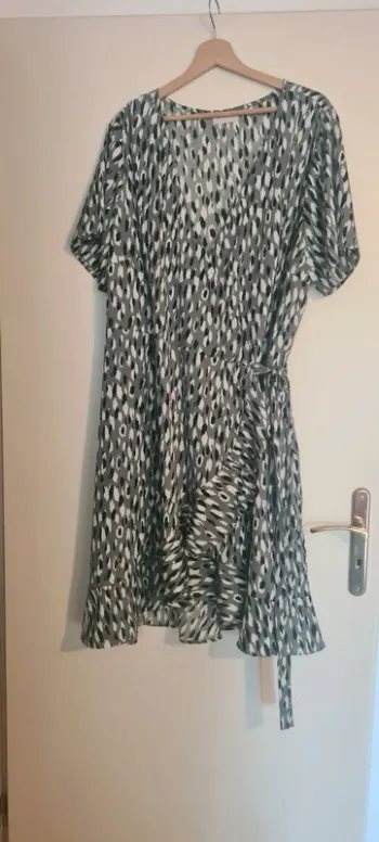 Robe portefeuille verte Only C.
