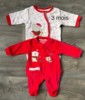 Lot de 2 pyjamas de Noël 🎅 taille 3 mois