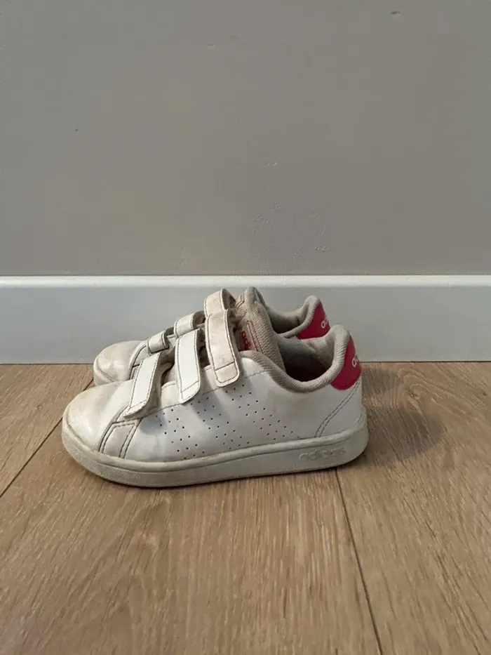 Basket Adidas Advantage blanc et rose Pointure 28 - photo numéro 3