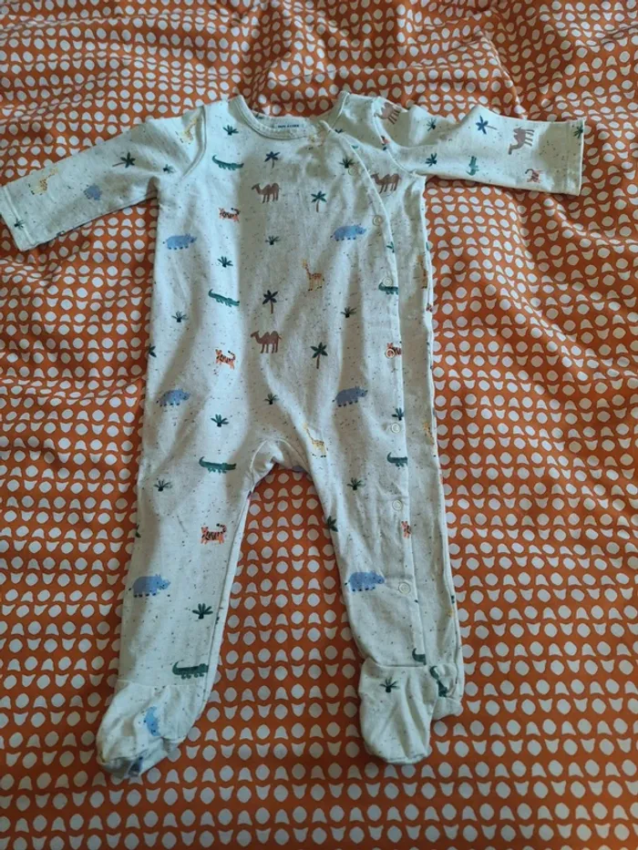 Pyjama 6 mois. Tape à l'oeil