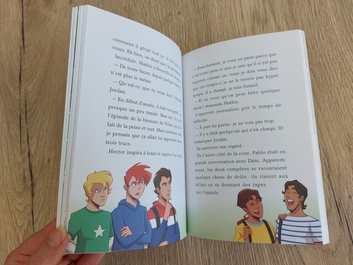Livre jeunesse "Clairefontaine L'école des Bleus T6 Grands espoirs" football - photo numéro 7