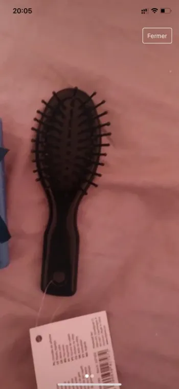 Petite brosse à cheveux