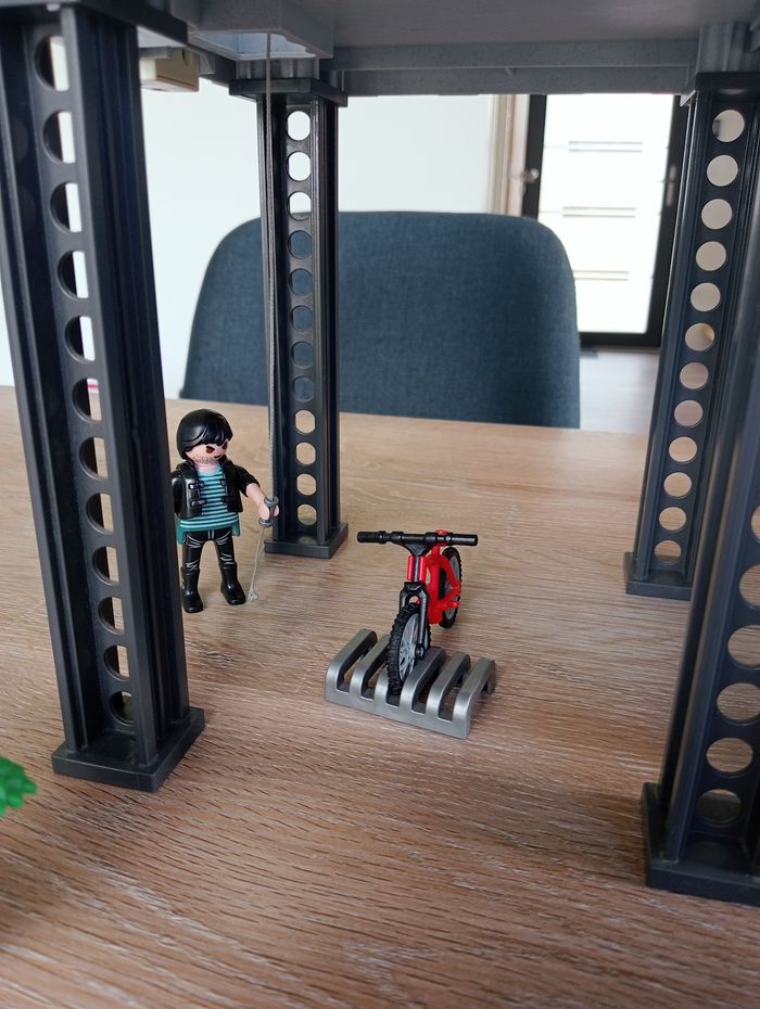 Playmobil 5182 et 6920 Commissariat de police et son véhicule - photo numéro 9