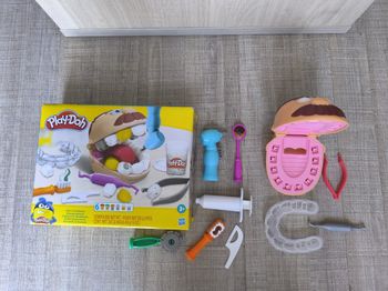 Ustensiles play doh cabinet de dentiste 