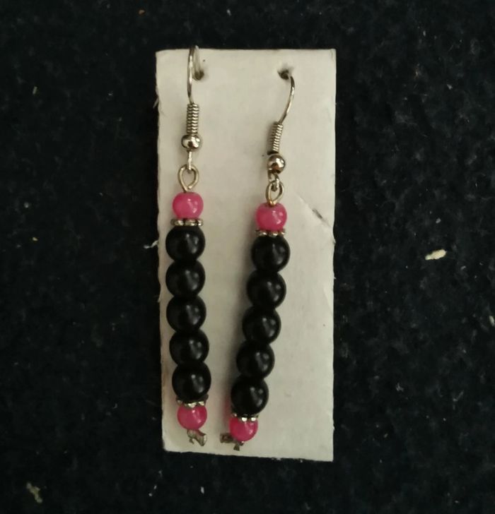 Boucles pendantes a perles