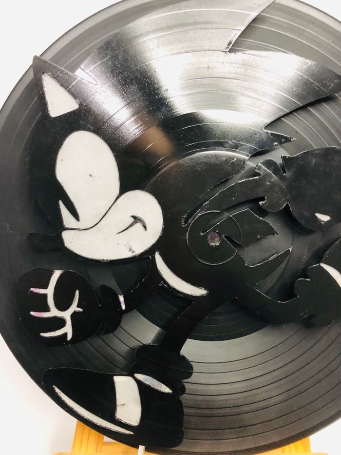 Cadre lumineux sur disque vinyle Sonic - photo numéro 5