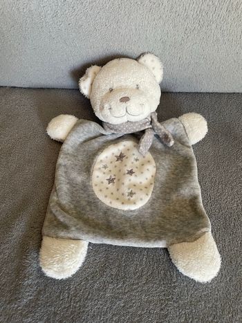 Doudou plat ours gris et blanc étoiles Tex Baby