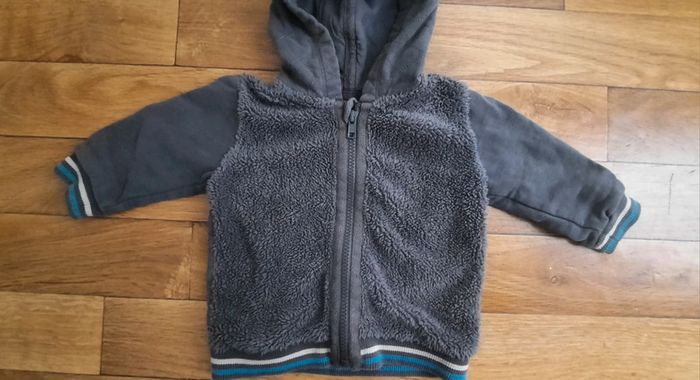 Veste à capuche 12 mois - photo numéro 3
