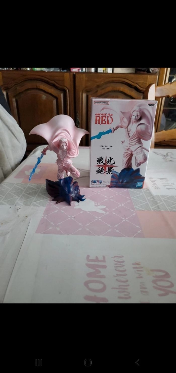 Figurine one piece shanks