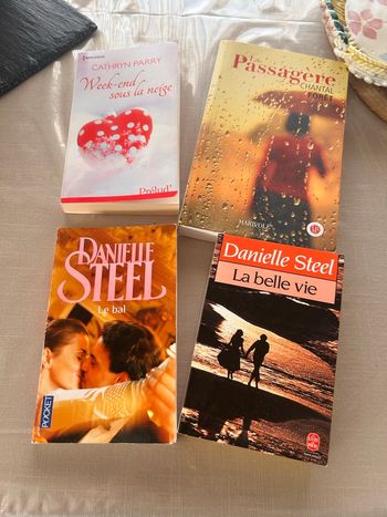 Lot de 4 livres romance 