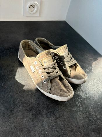 Chaussure en toile